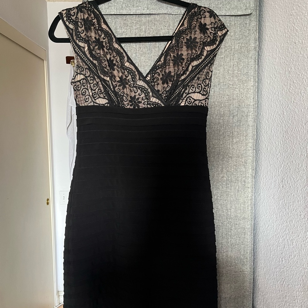 Adrianna Papell black lace and spandex dress size 8